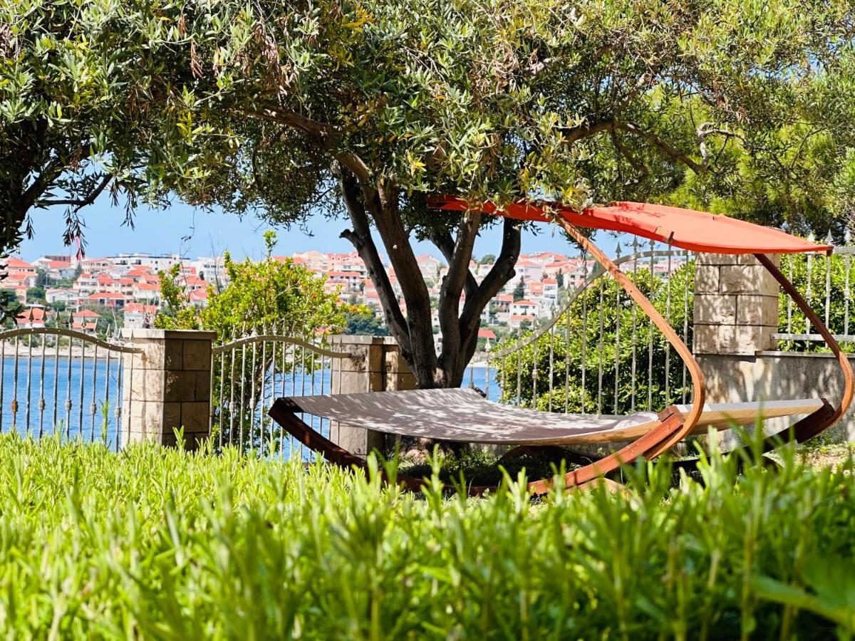 Luxury Seaside Villa With A Classic Mediterranean Olive Garden, A Fully Equipped Professional Kitchen, Pool, Sauna, Padle Boards And Canoe - Miolin Beach House Trogir Exterior foto