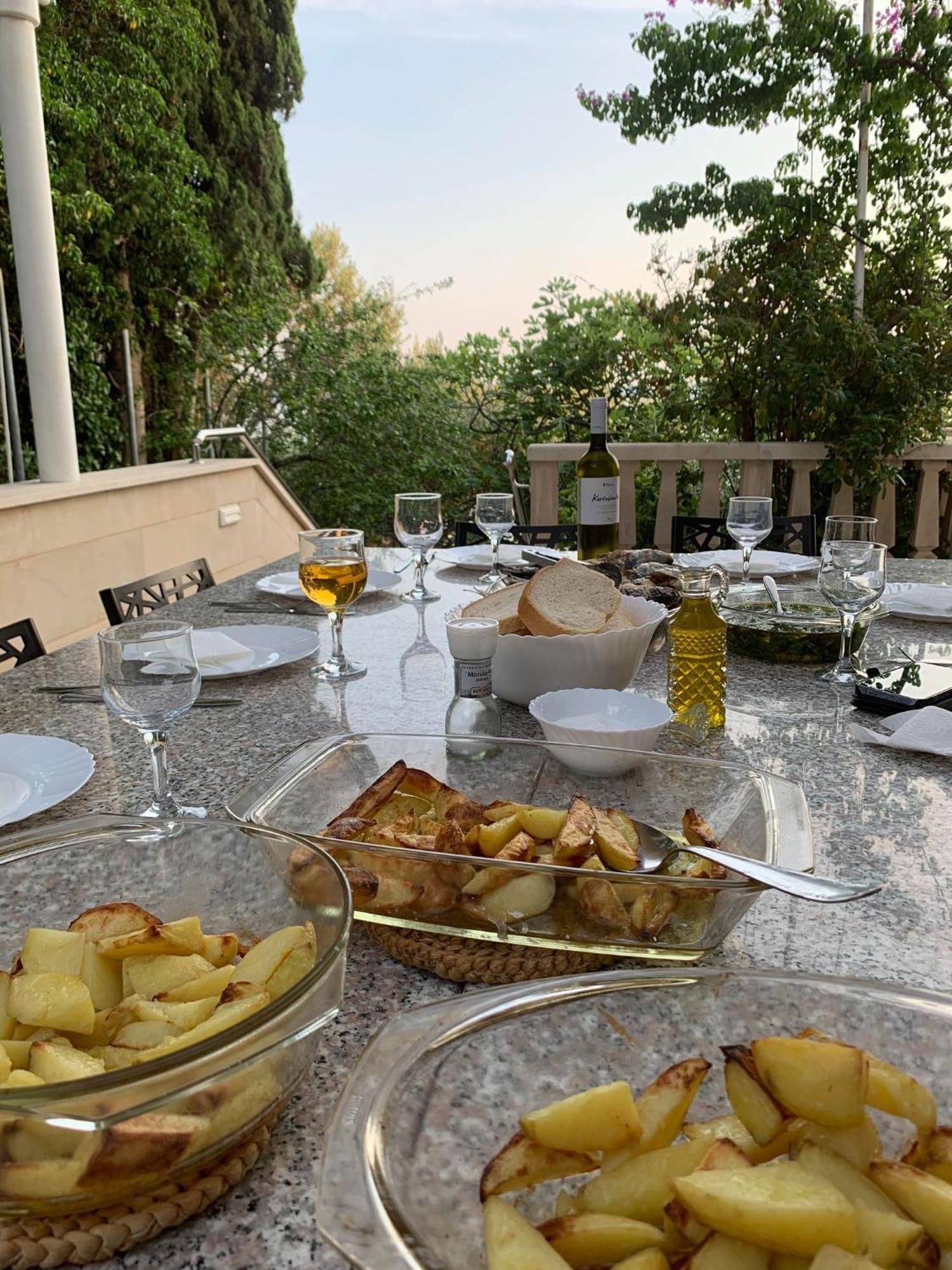Luxury Seaside Villa With A Classic Mediterranean Olive Garden, A Fully Equipped Professional Kitchen, Pool, Sauna, Padle Boards And Canoe - Miolin Beach House Trogir Exterior foto