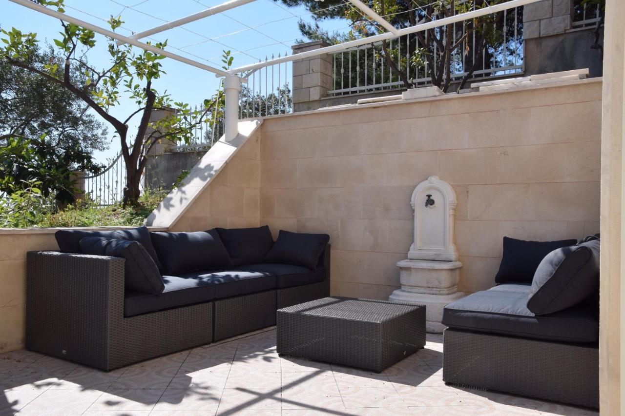 Luxury Seaside Villa With A Classic Mediterranean Olive Garden, A Fully Equipped Professional Kitchen, Pool, Sauna, Padle Boards And Canoe - Miolin Beach House Trogir Exterior foto